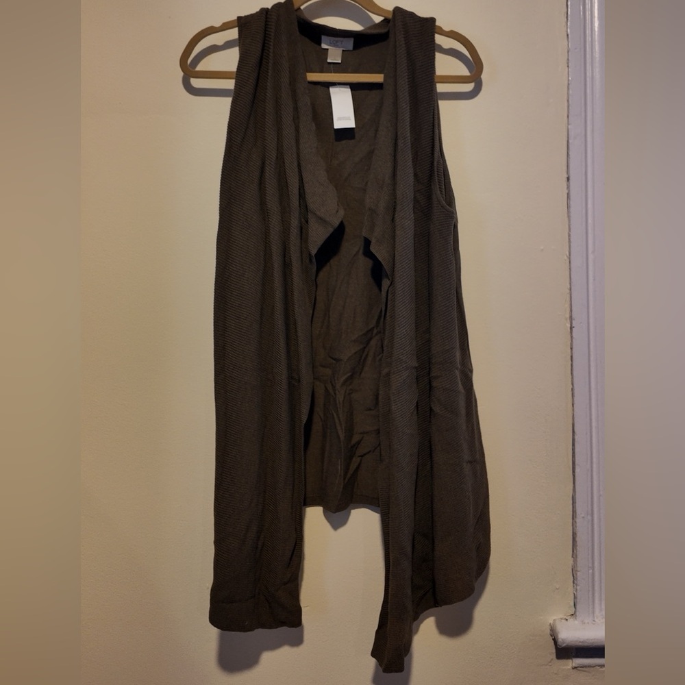 LOFT NWT Olive Green Sweater Vest Knit, Lagonlook Office Chic Spring Casual